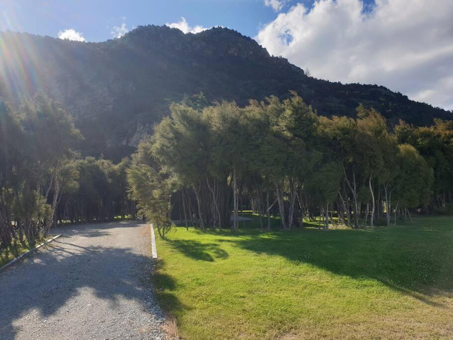Stylish Tranquil & Private 2 X Bikes Villa Wanaka Exterior foto